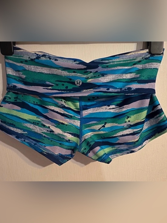 lululemon athletica Pants - Lululemon Boogie Short Roll Down in rare "Seven Wonders Multi" print.